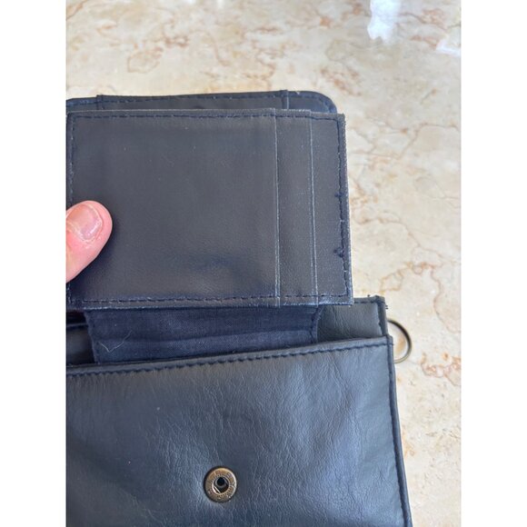 Leather Bi-Fold Wallet With Snap Closure & ID Window - Picture 4 of 10